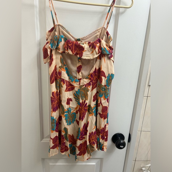 Tan floral romper from Forever 21 Woman’s Size Medium - Picture 3 of 3